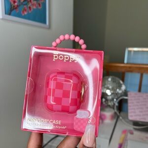 LIVE SHOW| XO POPPY Checkered Apple AirPods Case 1st & 2nd Generation~NIB🪩😍